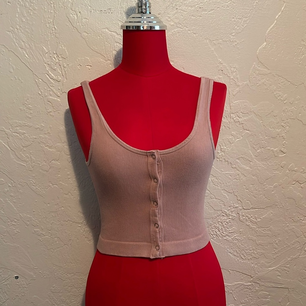 Snap Front Button Crop Top - Picture 2 of 4